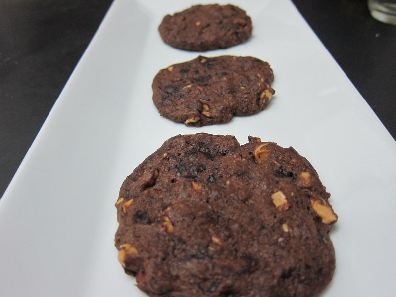 mini-Salted Butter Choc Chips Cookies With Chunky Almonds & Hazelnuts 002