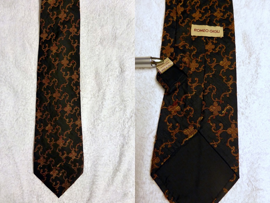 Necktie Romeo Gigli Black Velvety Vine